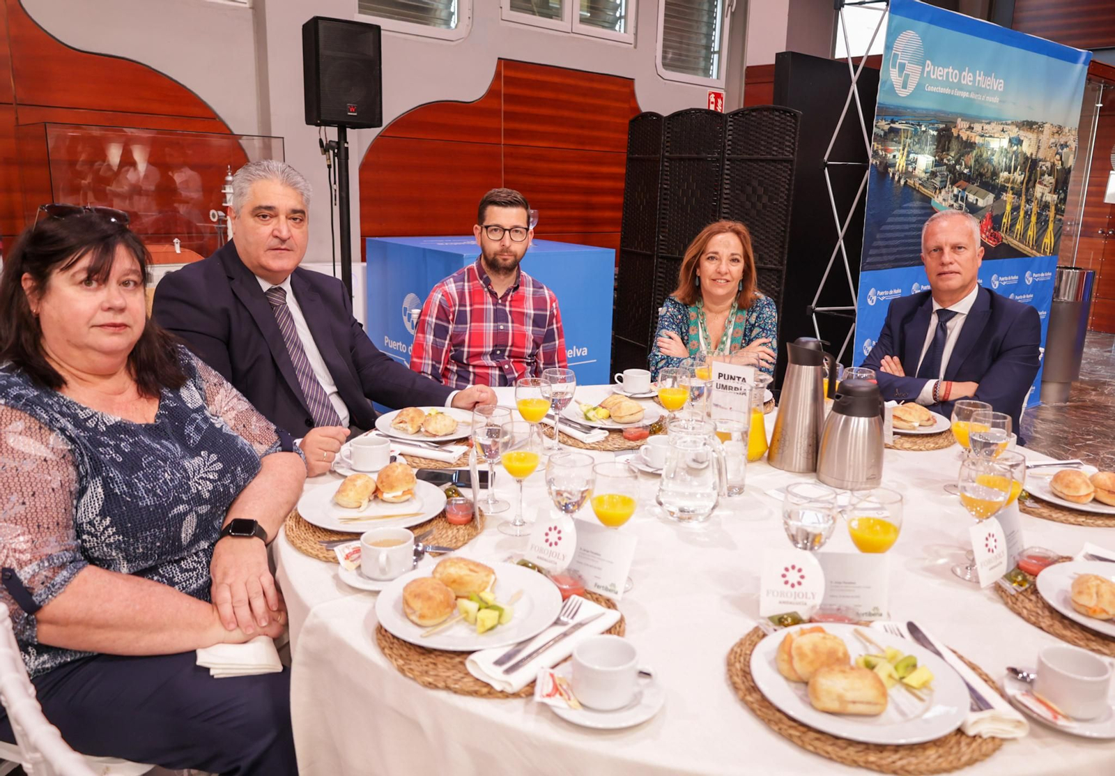 Imágenes del desayuno-coloquio con Jorge Paradela en el Foro Joly Andalucía