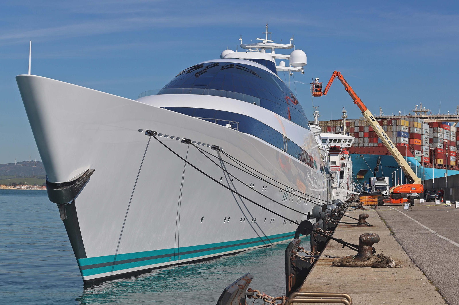 Escala del yate 'M/Y Yas' en el Puerto de Algeciras