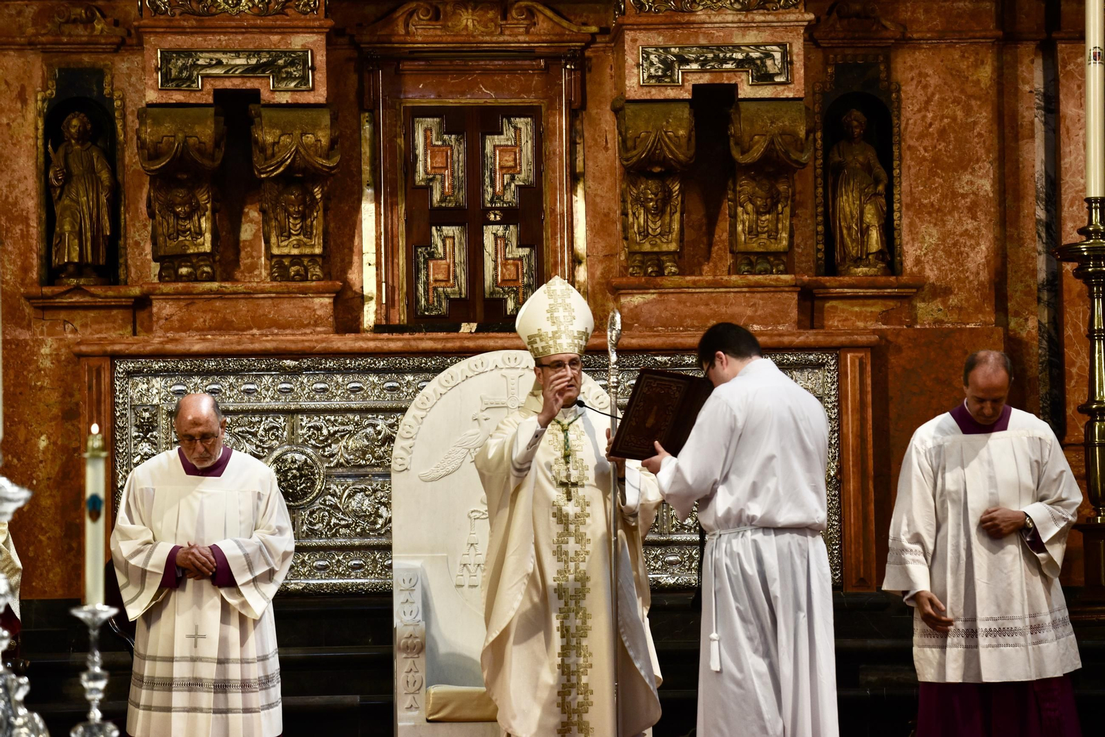 La toma de posesión del nuevo obispo de Córdoba, Jesús Fernández, en imágenes