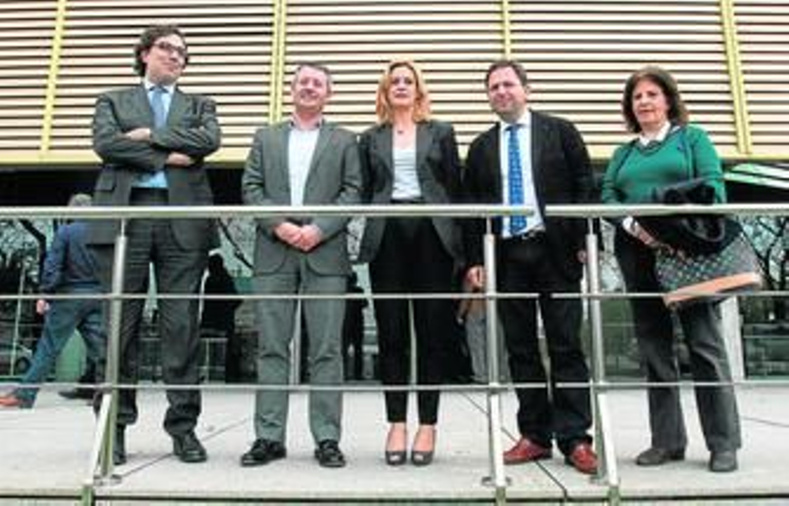 De izquierda a derecha, Francisco Fernández Cervantes, Juan Francisco Pérez, Montserrat Reyes, Sebastián Rueda y Dolores Vargas-Zúñiga, ayer en el Central.