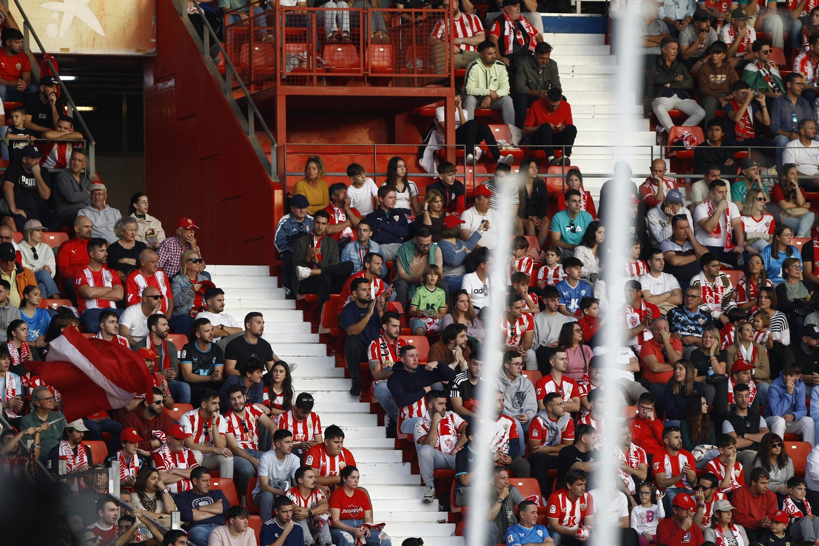 Búscate en las fotos del partido U.D. Almería-Granada C.F.