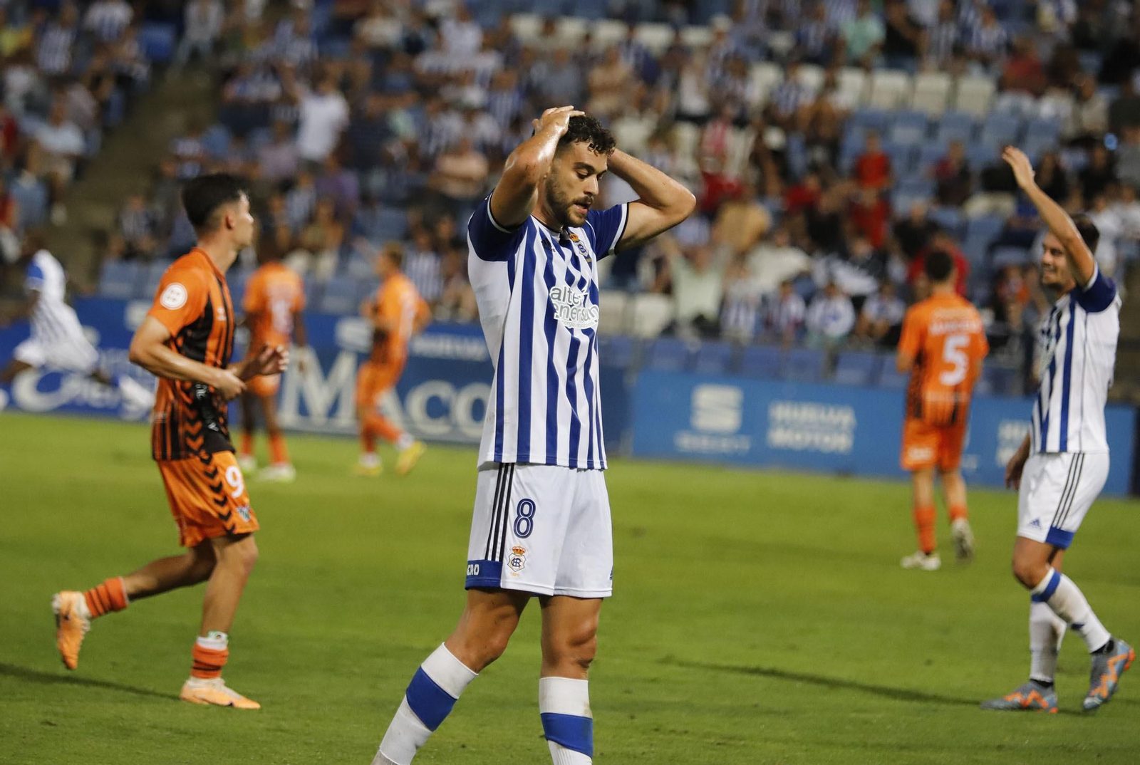 Imágenes del encuentro entre el Recreativo de Huelva y el Antequera CF