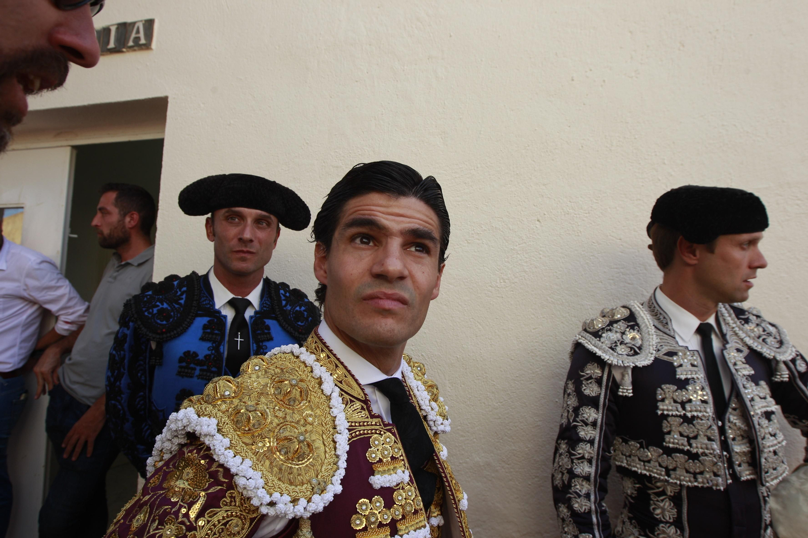 Imágenes de la corrida de toros de la Feria de Vera, con Morante de la Puebla, Emilio de Justo y Pablo Aguado