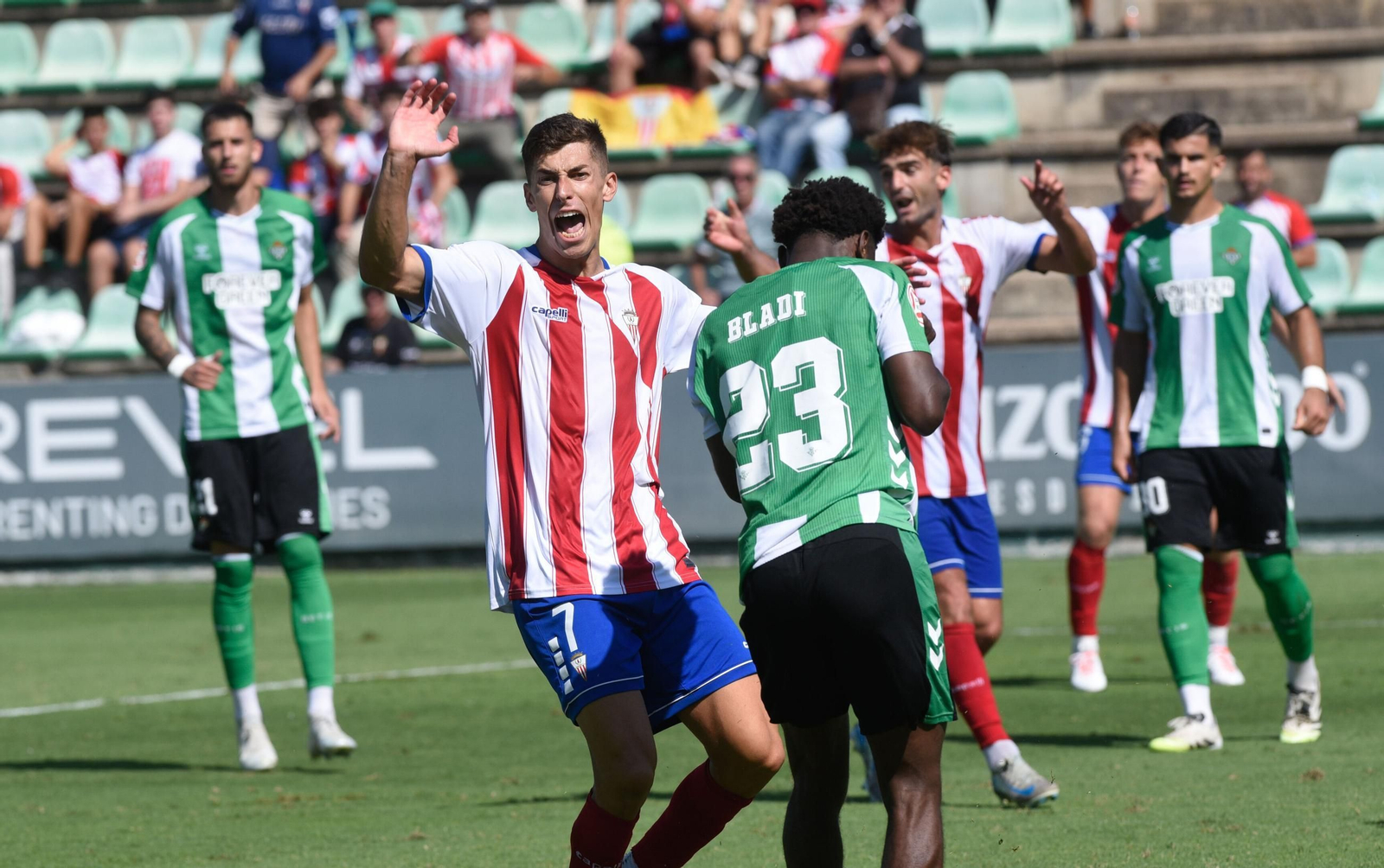 Las mejores fotos del Betis Deportivo - Algeciras CF de Primera Federación