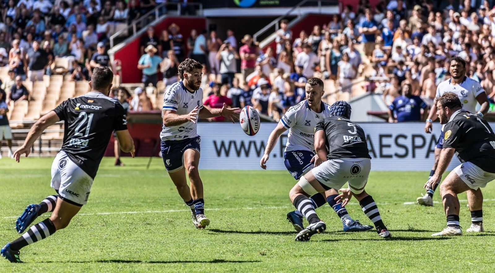 Una acción de ataque del Real Ciencias Enerside en la final copera ante El Salvador.