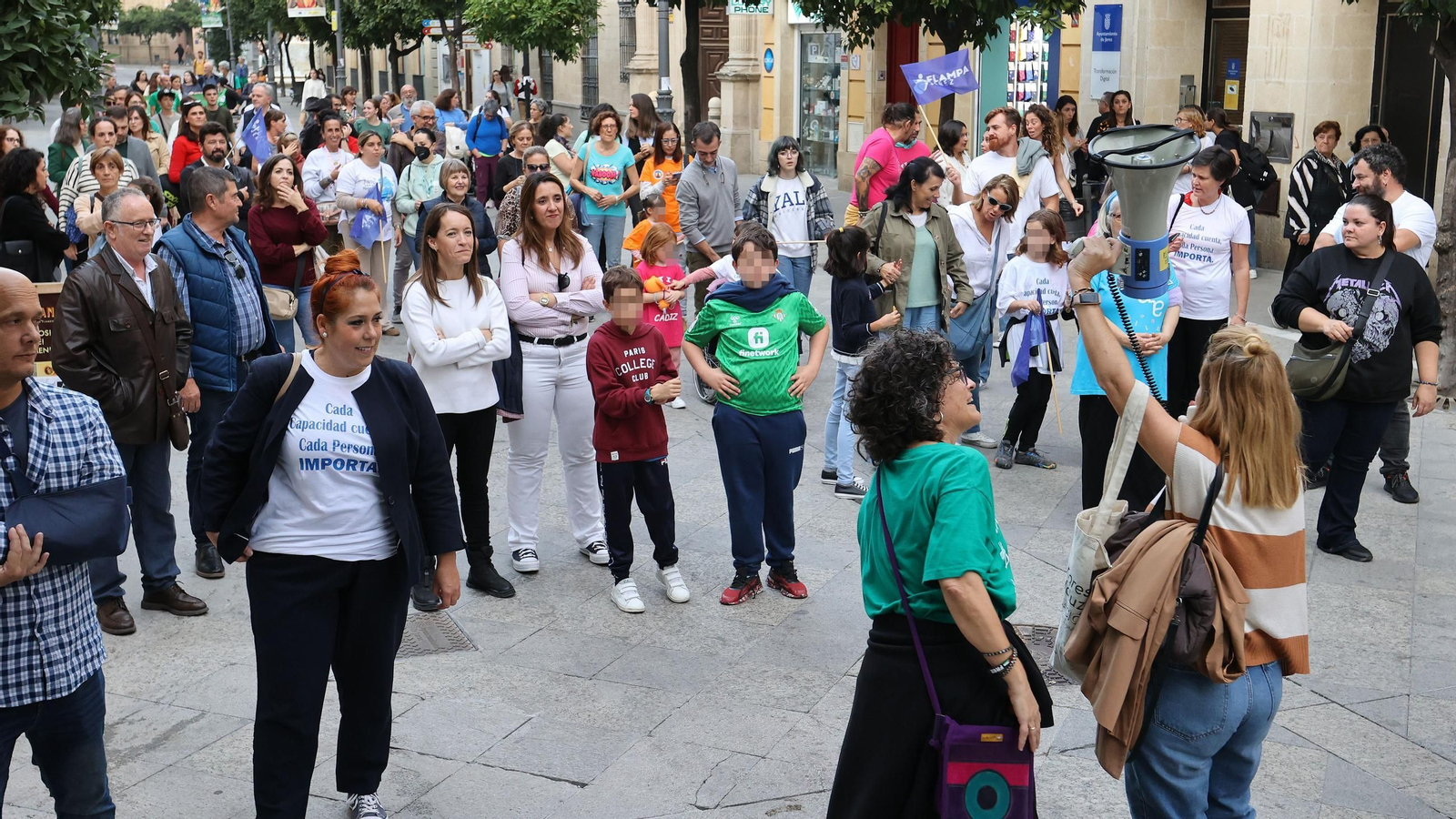 Manifestación de la Flampa de Jerez contra las faltas de recursos por necesidades especiales