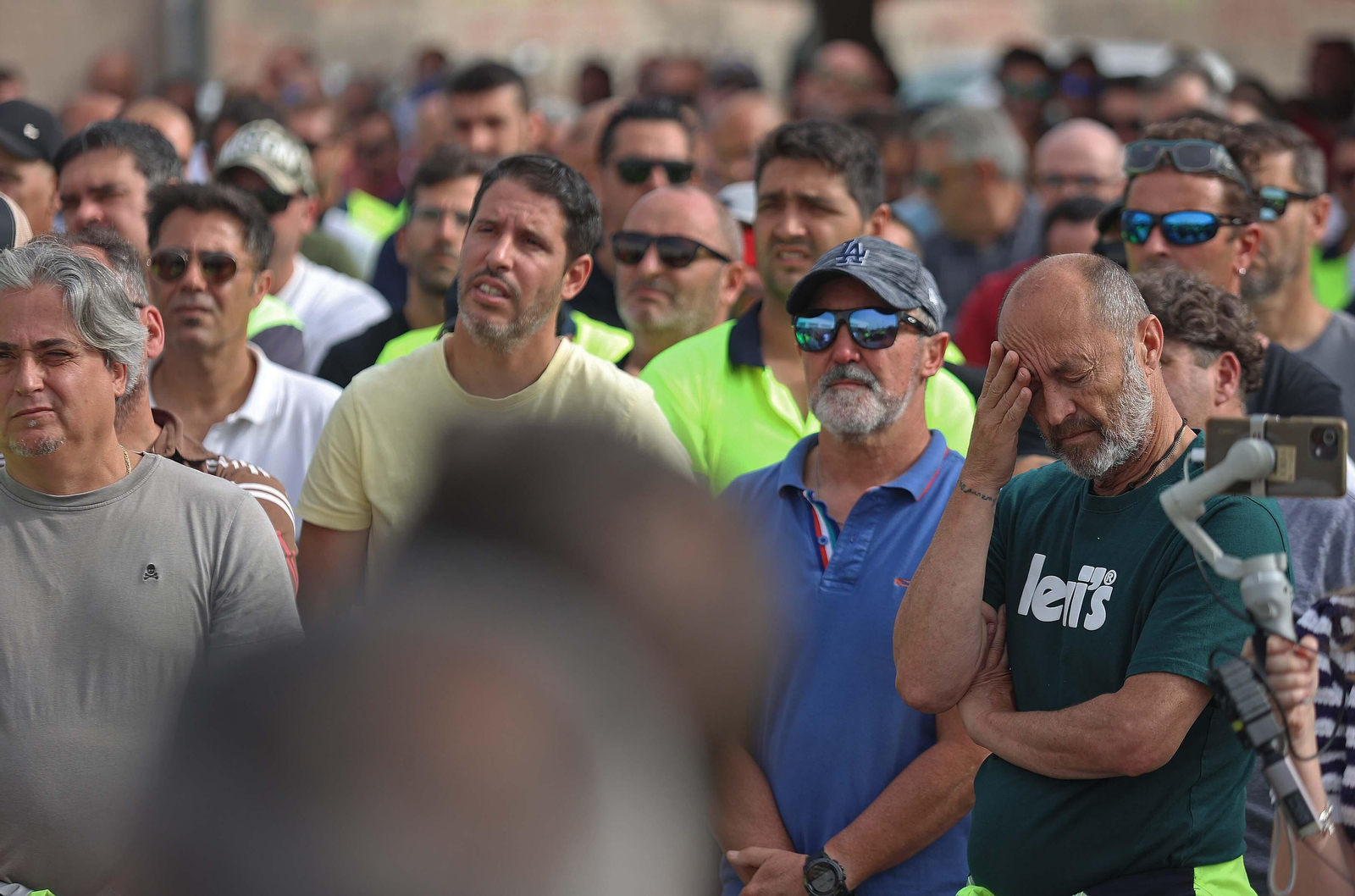 Imágenes de la asamblea de los huelguistas de Acerinox