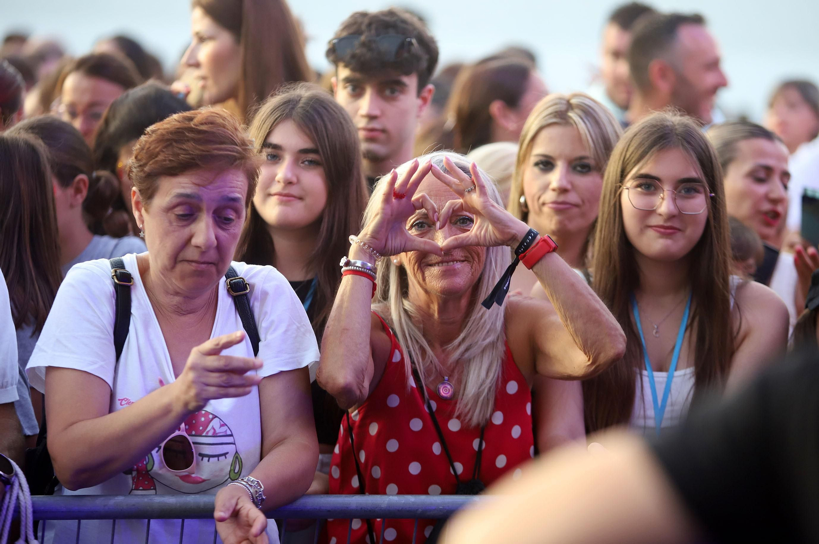 Las mejores imágenes de Manuel Carrasco en su concierto en Huelva
