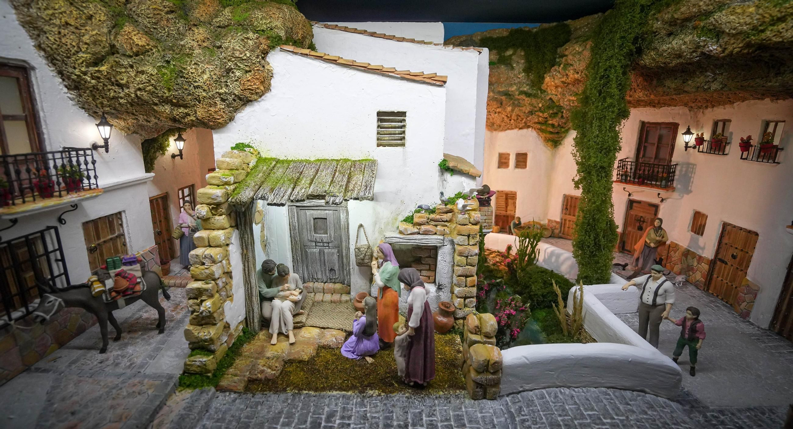 Imágenes de la exposición '50 Navidades montando el Belén' en Jerez
