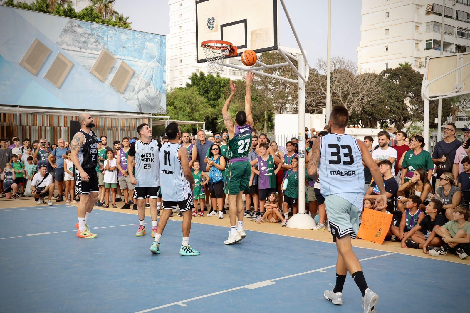 Las fotos de la espectacular presentación de Chris Duarte con el Unicaja en el Parque del Oeste