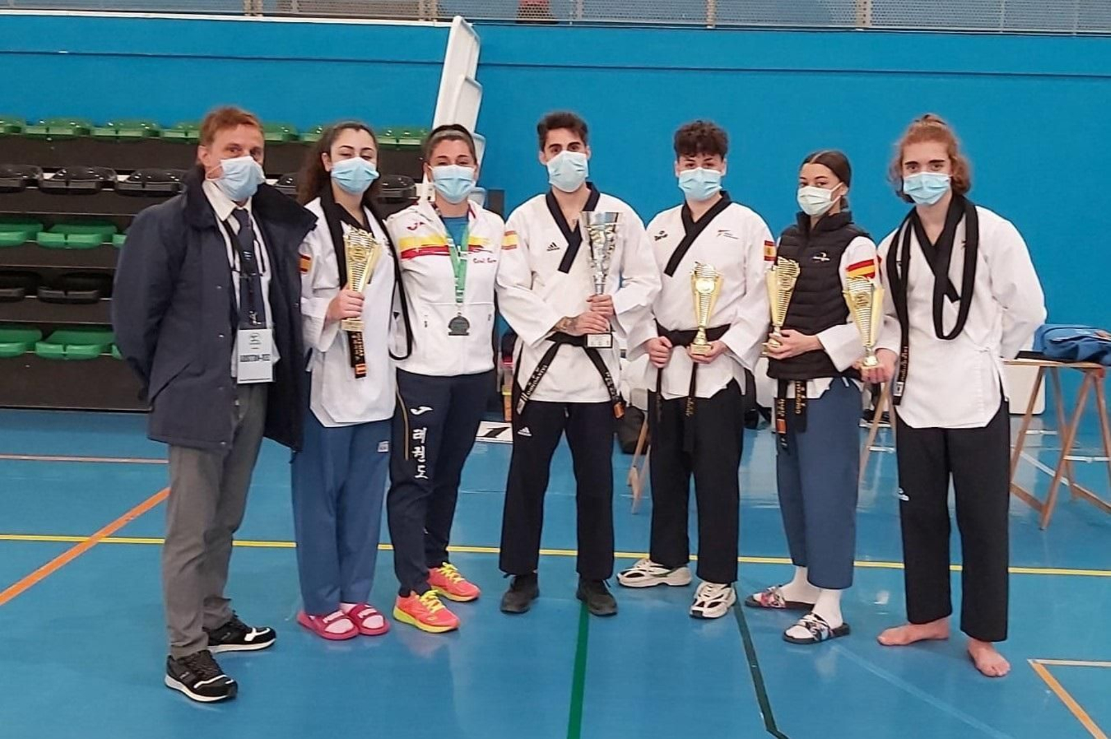 El equipo de Seul Gym en el Campeonato de Andalucía de Taekwondo.