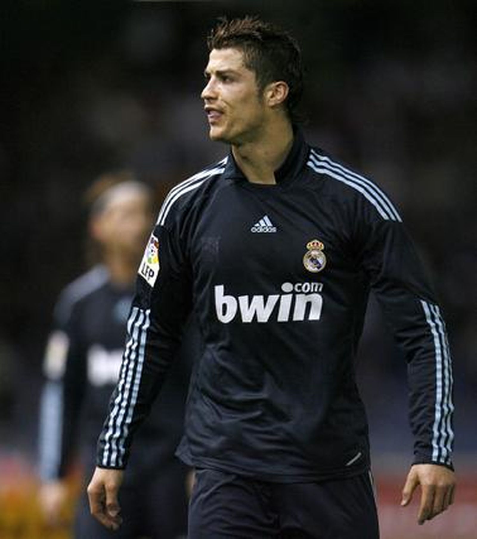 Los de Pellegrini golean al Tenerife en el Heleliodoro Rodríguez López con goles de Higuaín (dos), Kaká, Ronaldo y Raúl. / AFP · EFE · Reuters