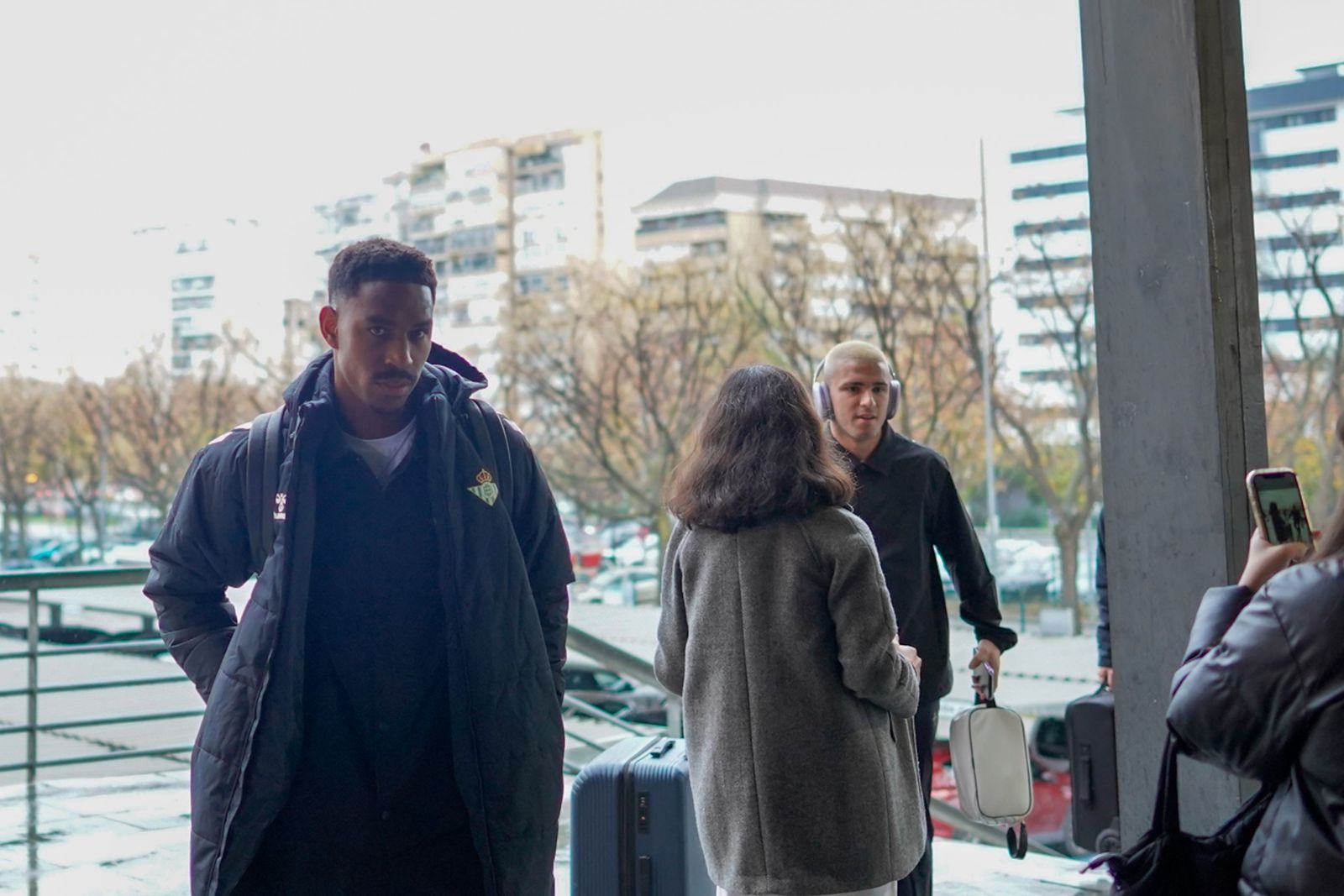 Las fotos de la salida del Betis de Santa Justa a Madrid para el partido en el Bernabéu