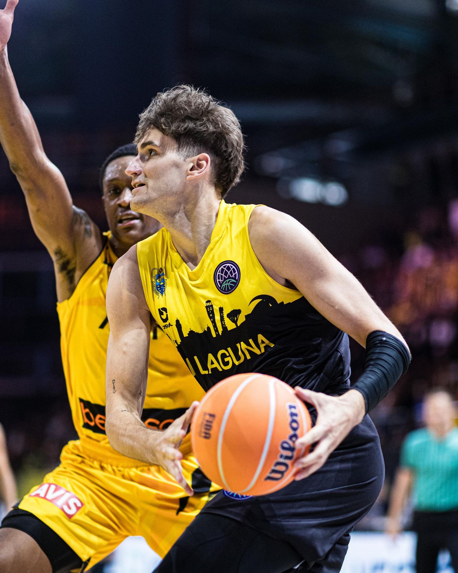 El AEK remonta y le quita al Tenerife el tercer puesto (77-73)