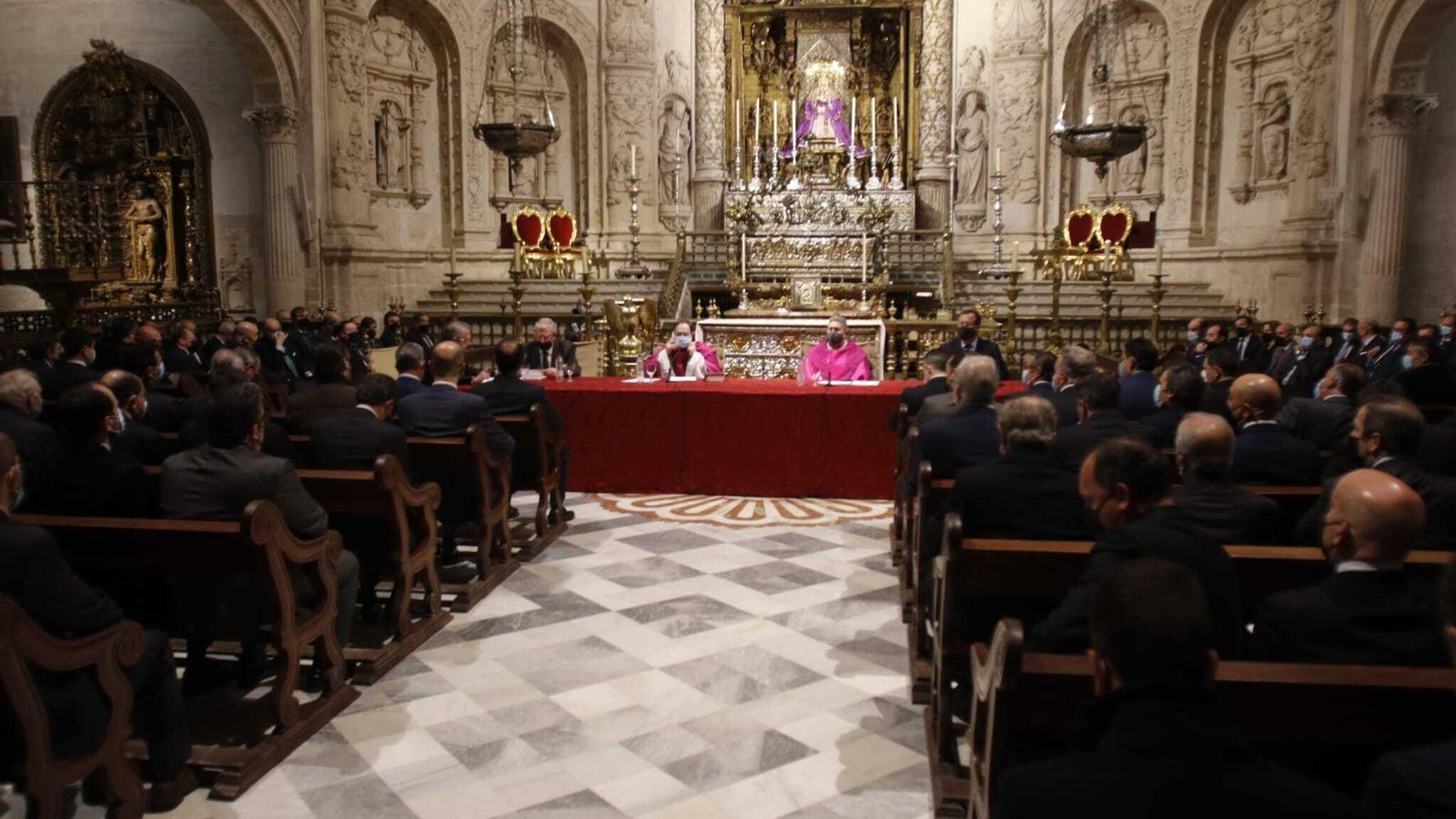 El cabildo de Toma de Horas celebrado en la Capilla Real. El cabildo de Toma de Horas celebrado en la Capilla Real.