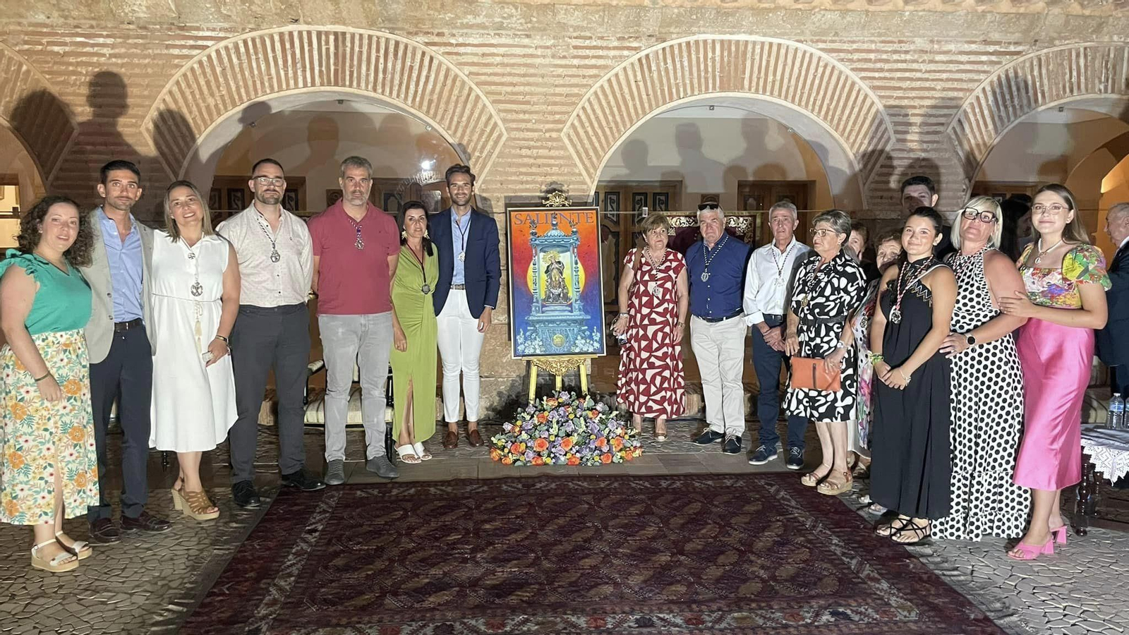 Foto de los devotos que recibiron la Medalla del Patronazgo durante el acto