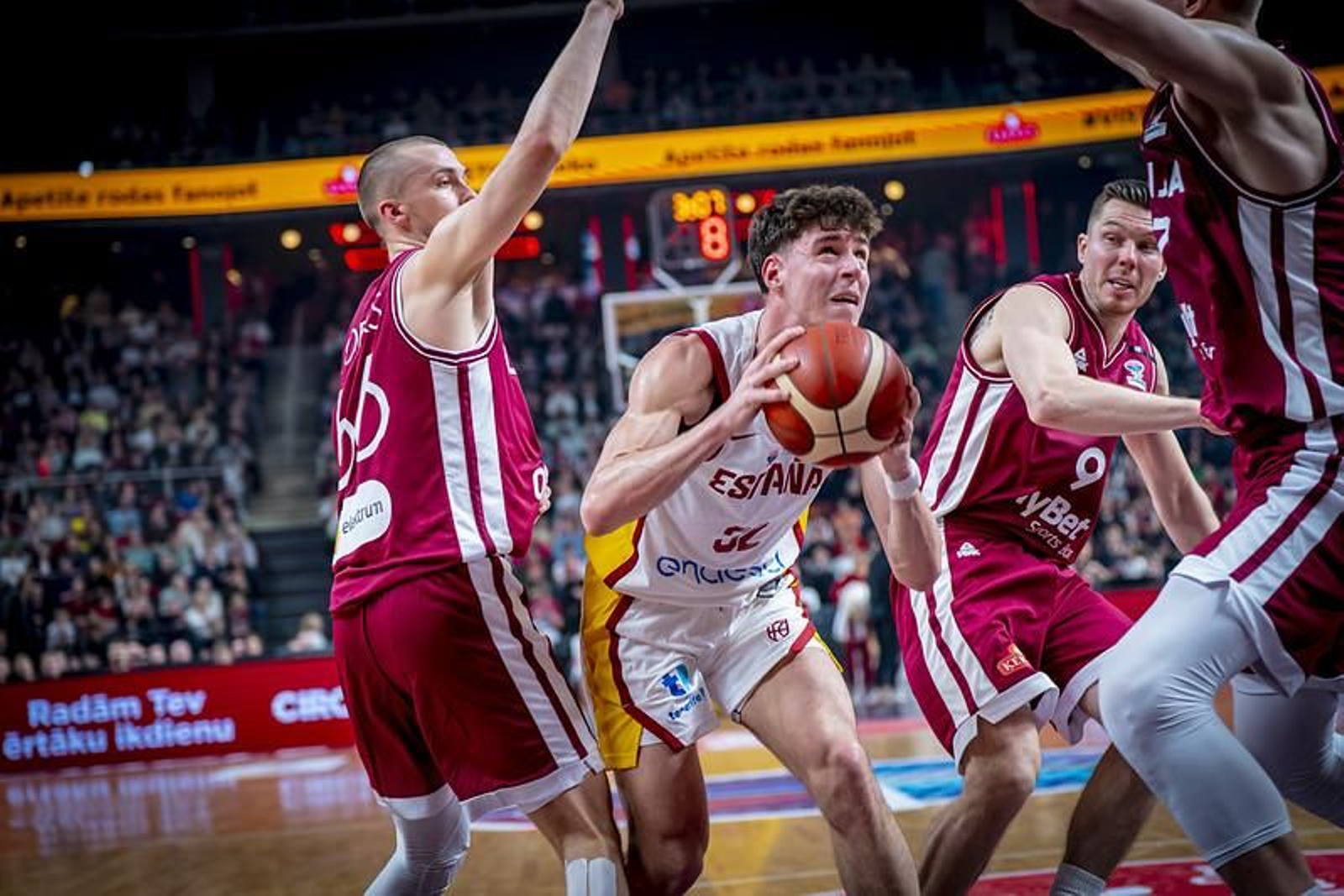 22 minutos de Mario Saint-Supéry en la clara derrota de España en Riga