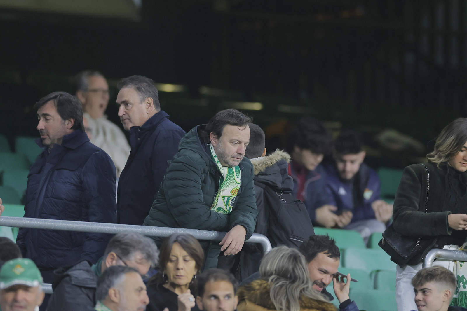 Búscate en las fotos del Betis-Girona