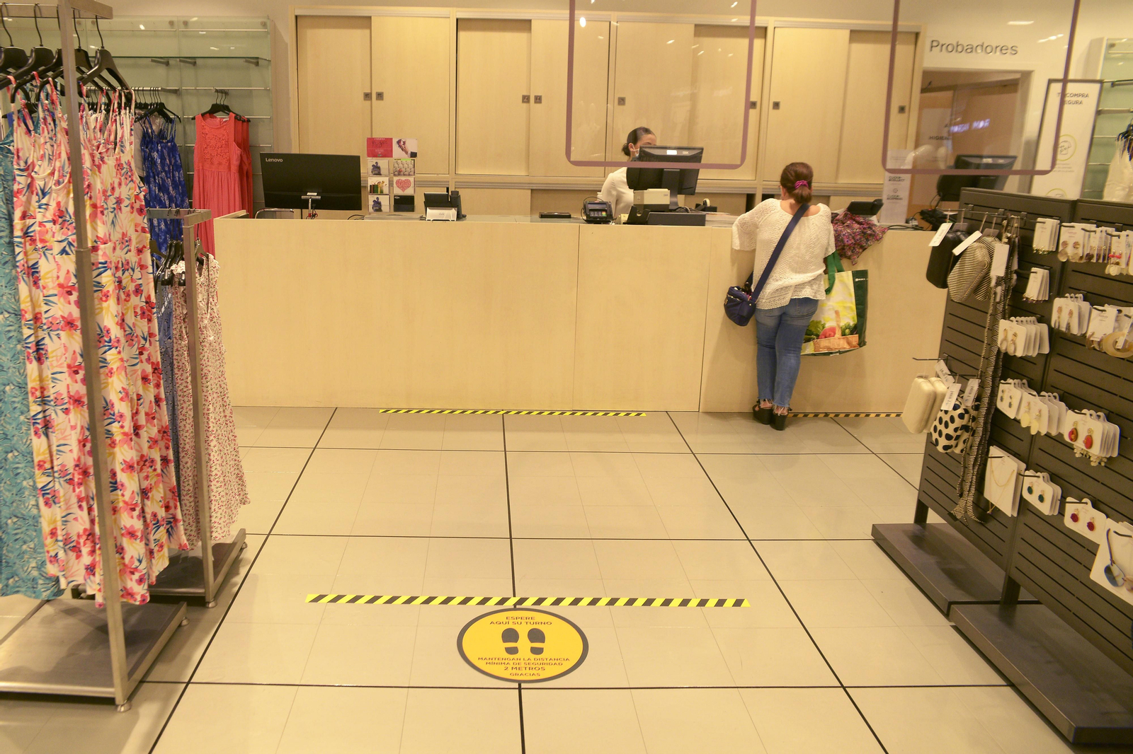 Fotos de los centros comerciales de Algeciras al inicio dela fase 2