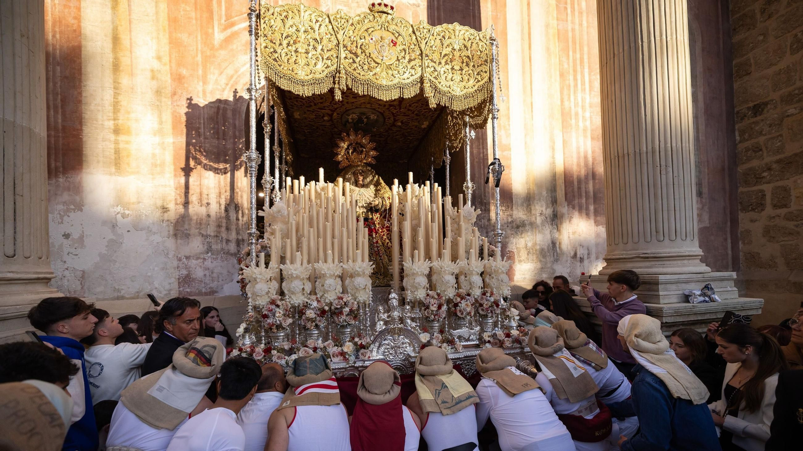 Salida Virgen del Rosario de la Iglesia de Santo Domingo de Granada, Miércoles Santo 2025