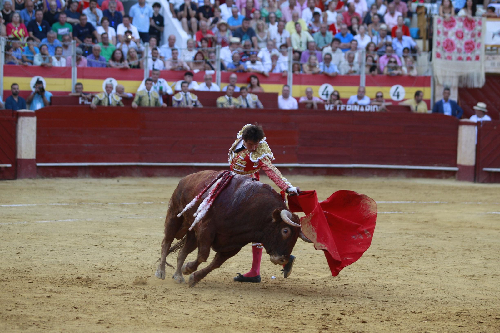 La despedida del torero Enrique Ponce de la Feria de Almería 2024, en imágenes