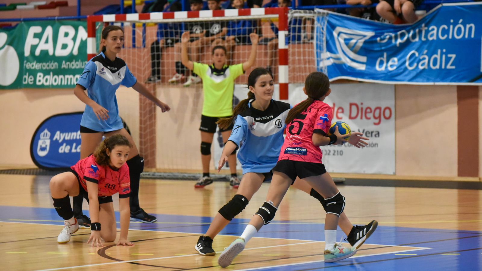 Las fotos de la segunda jornada del Cadeba de balonmano alevín de La Línea