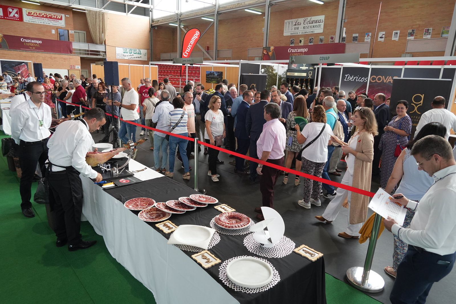 El día grande de la Feria del Jamón de Villanueva de Córdoba, en imágenes
