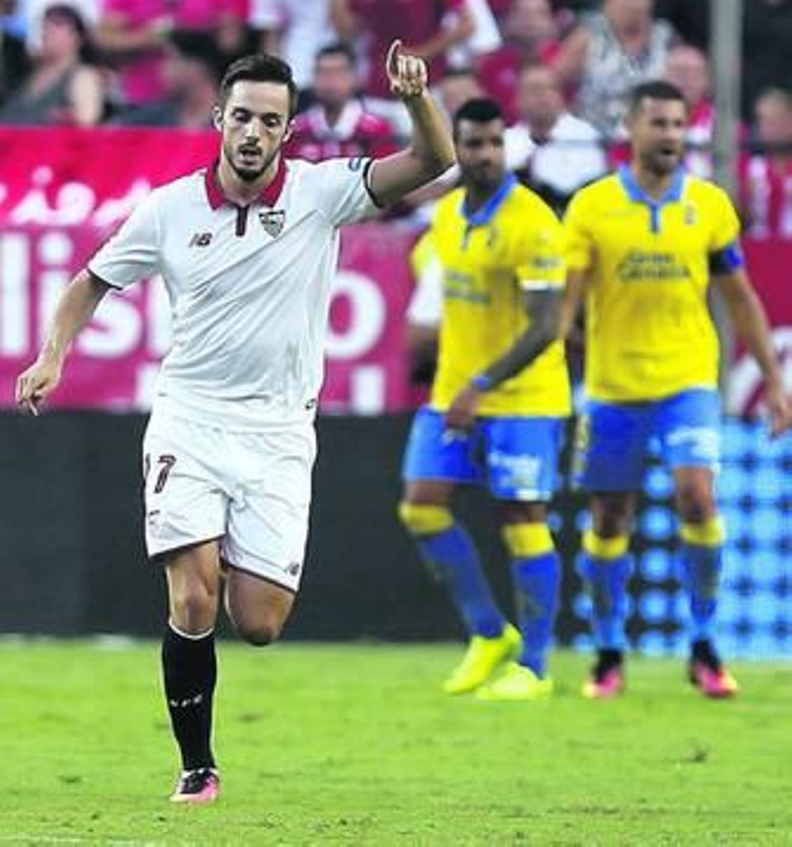 Pablo Sarabia celebra el primer tanto del Sevilla, de penalti, ante Las Palmas el pasado sábado.