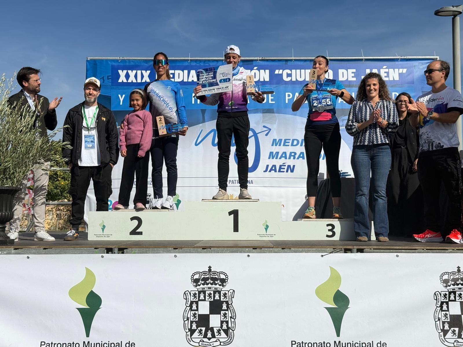 En imágenes: multitudinaria e histórica XXIX Media Maratón 'Ciudad de Jaén' y 10k en memoria de Paco Manzaneda