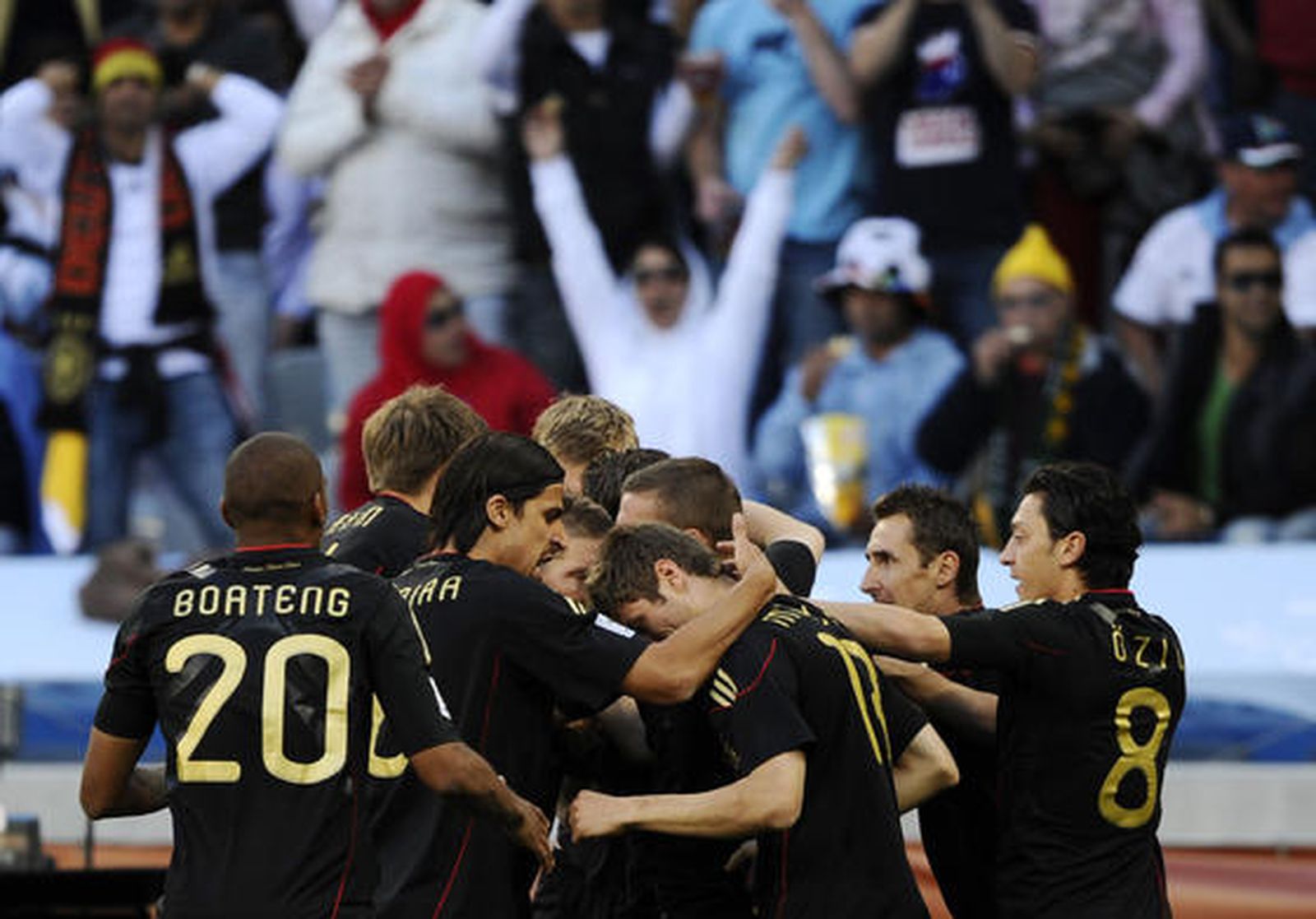 Alemania pone en evidencia a Argetina y obtiene el pase a semifinales. / Reuters