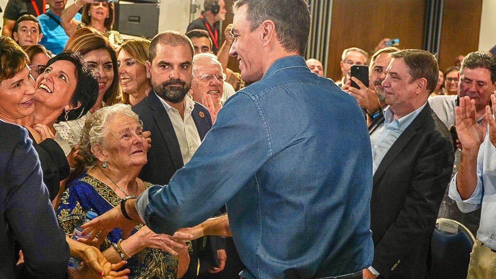 Con la nueva militante octagenaria.