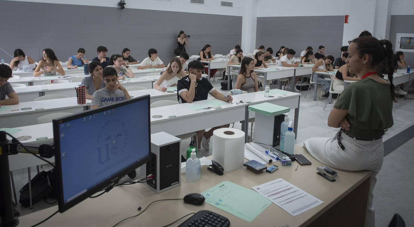 Las imágenes de los exámenes de Selectividad en el Rectorado