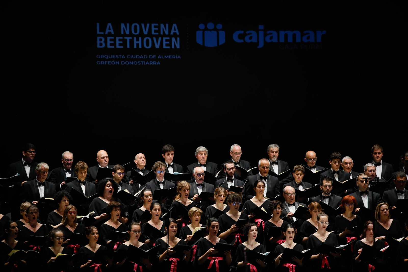 Imágenes de la novena Beethoven interpretado por la OCAL y Orfeón para Cajamar