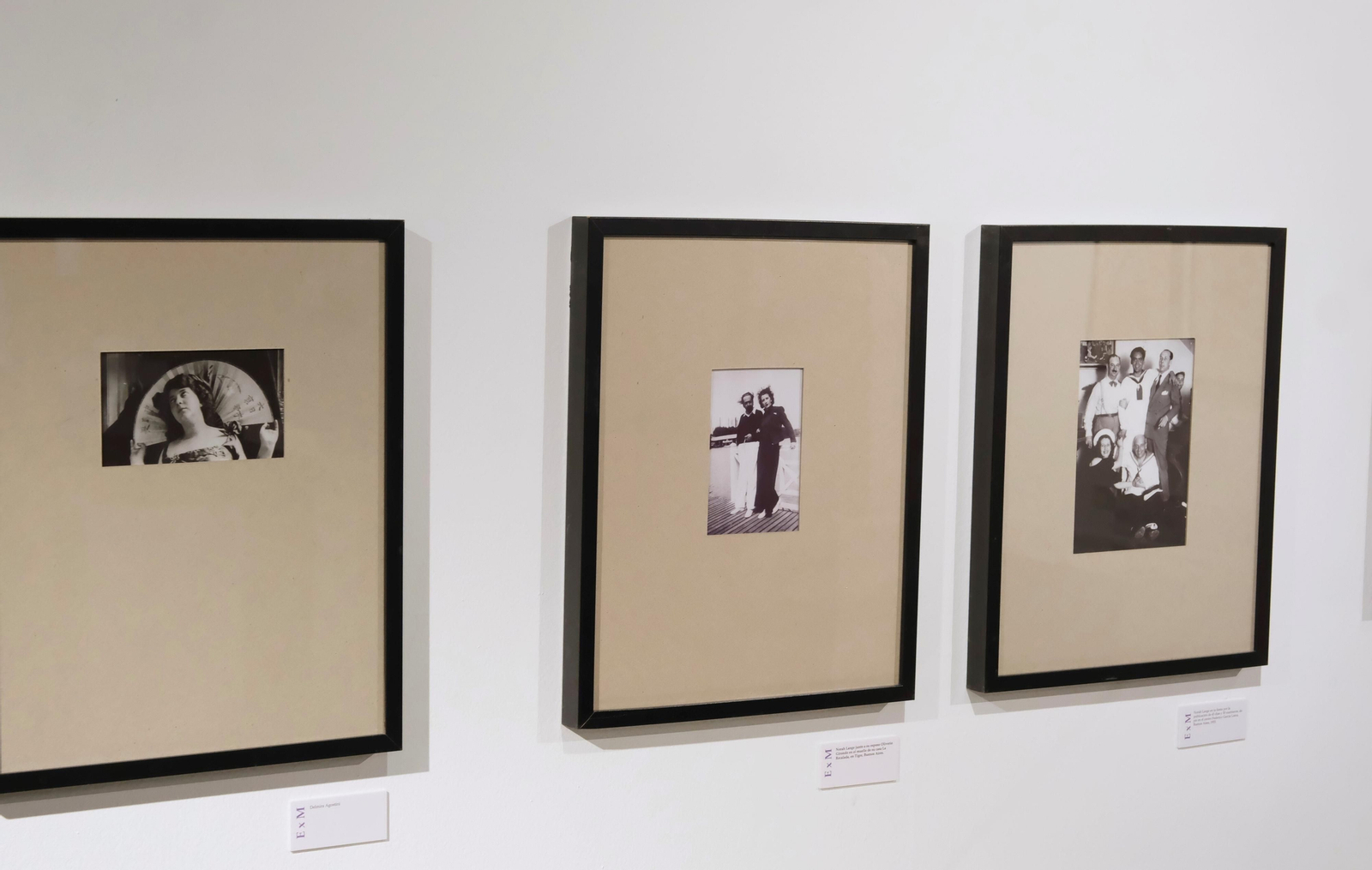 La exposición 'Escrito por mujeres. Escritoras del Siglo XX en español' de Cajasol, en imágenes