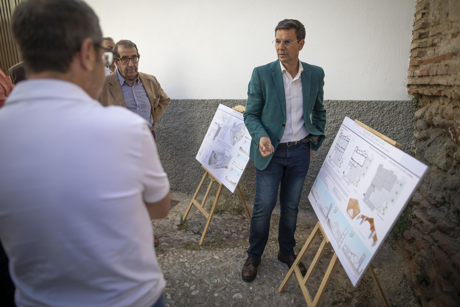 Cuenca presenta su proyecto a los vecinos.