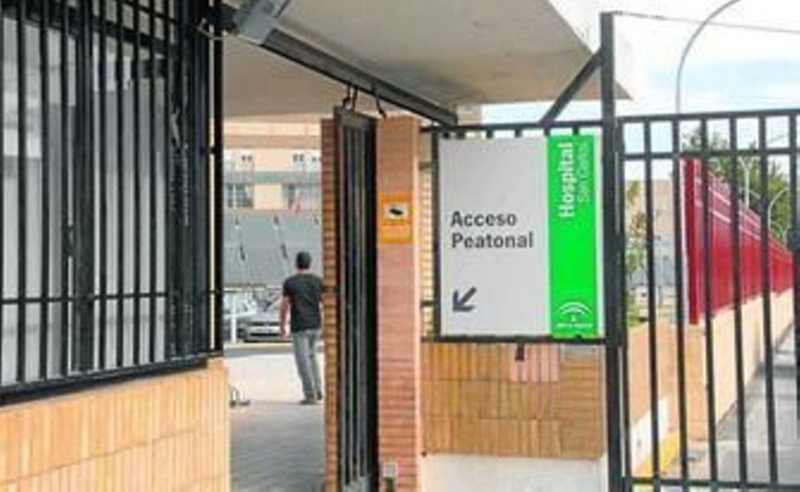 El antiguo Hospital Naval de San Carlos es propiedad de la Junta de Andalucía desde el pasado 1 de octubre.