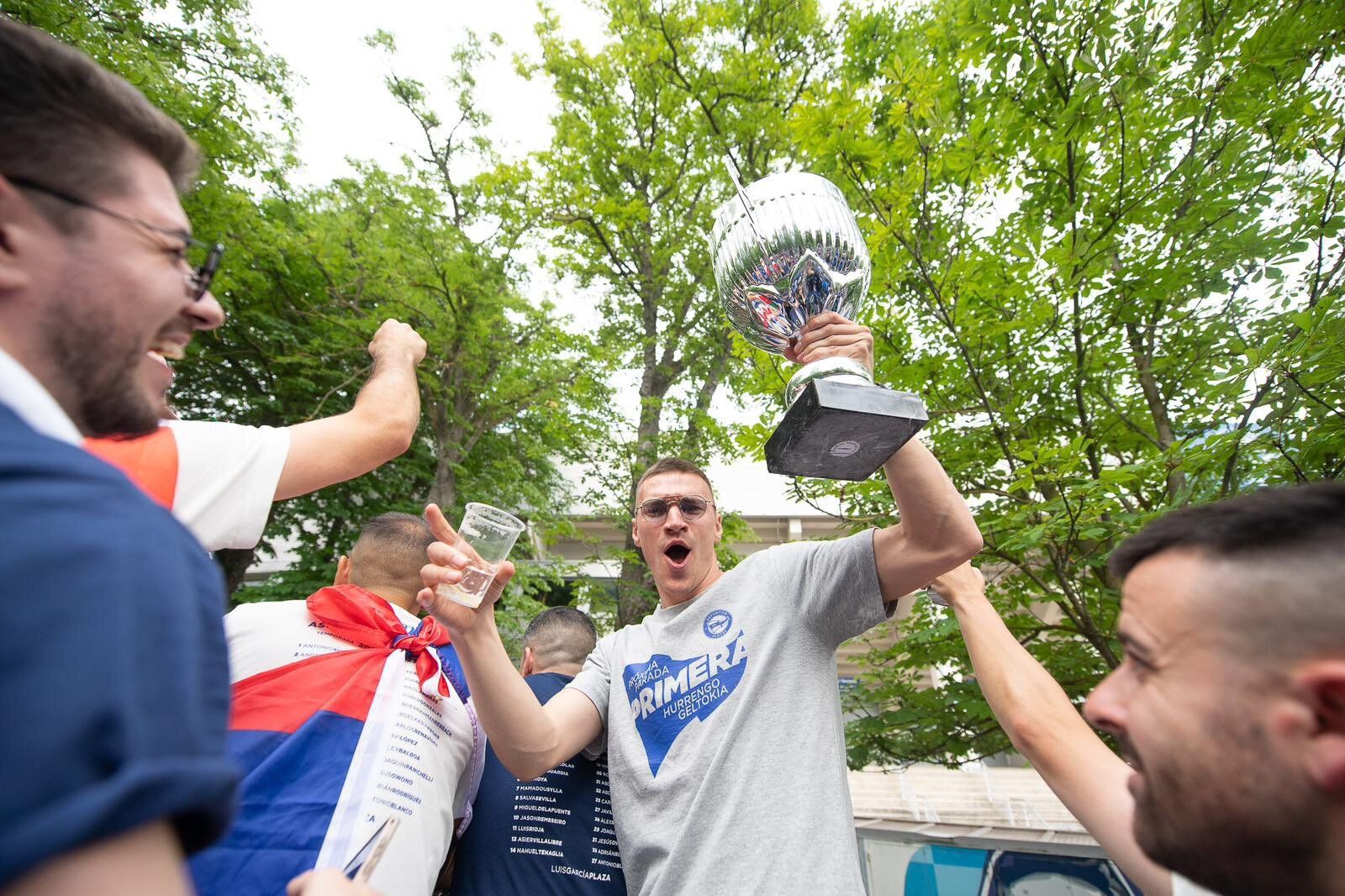 Maras en los festejos por el ascenso del Alavés