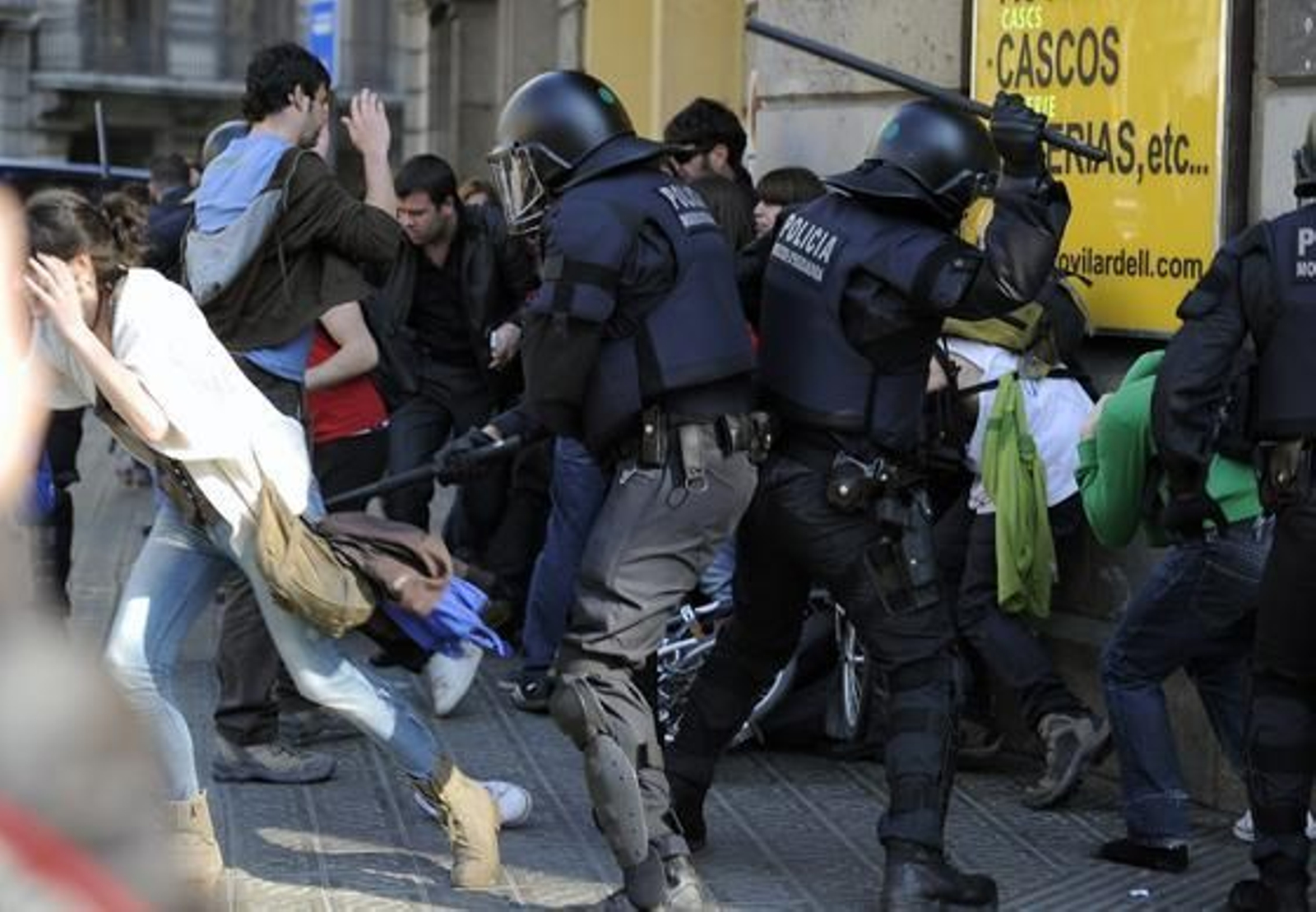 Carga de los Mossos d'esquadra.

Foto: AFP Photo
