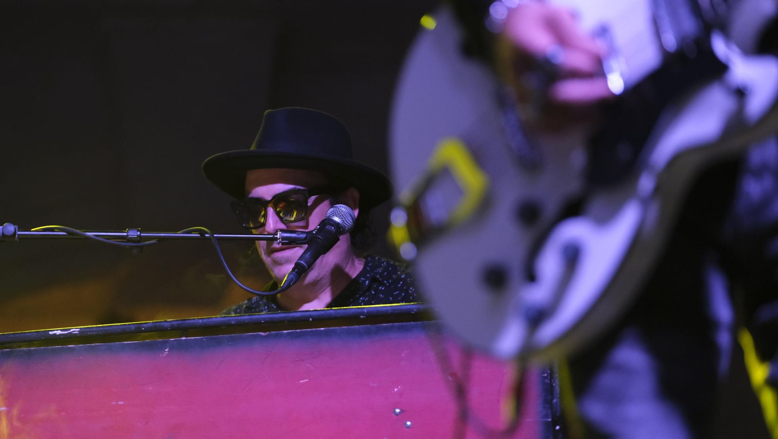 Los míticos Rebeldes abren la Feria de Almería 2024, en imágenes