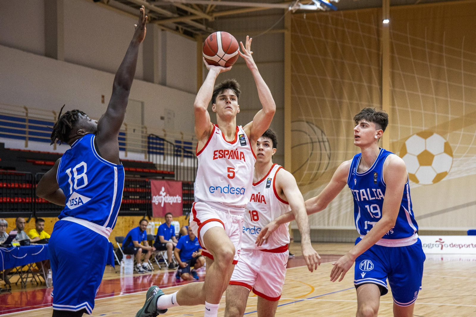 Mario Saint-Supéry, decisivo con España sub 18 en Logroño