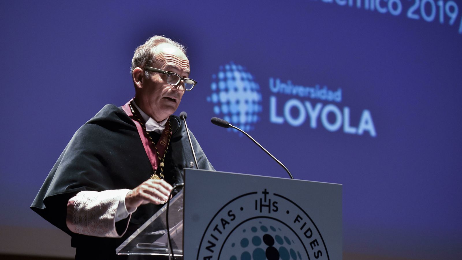 El rector durante su intervención.