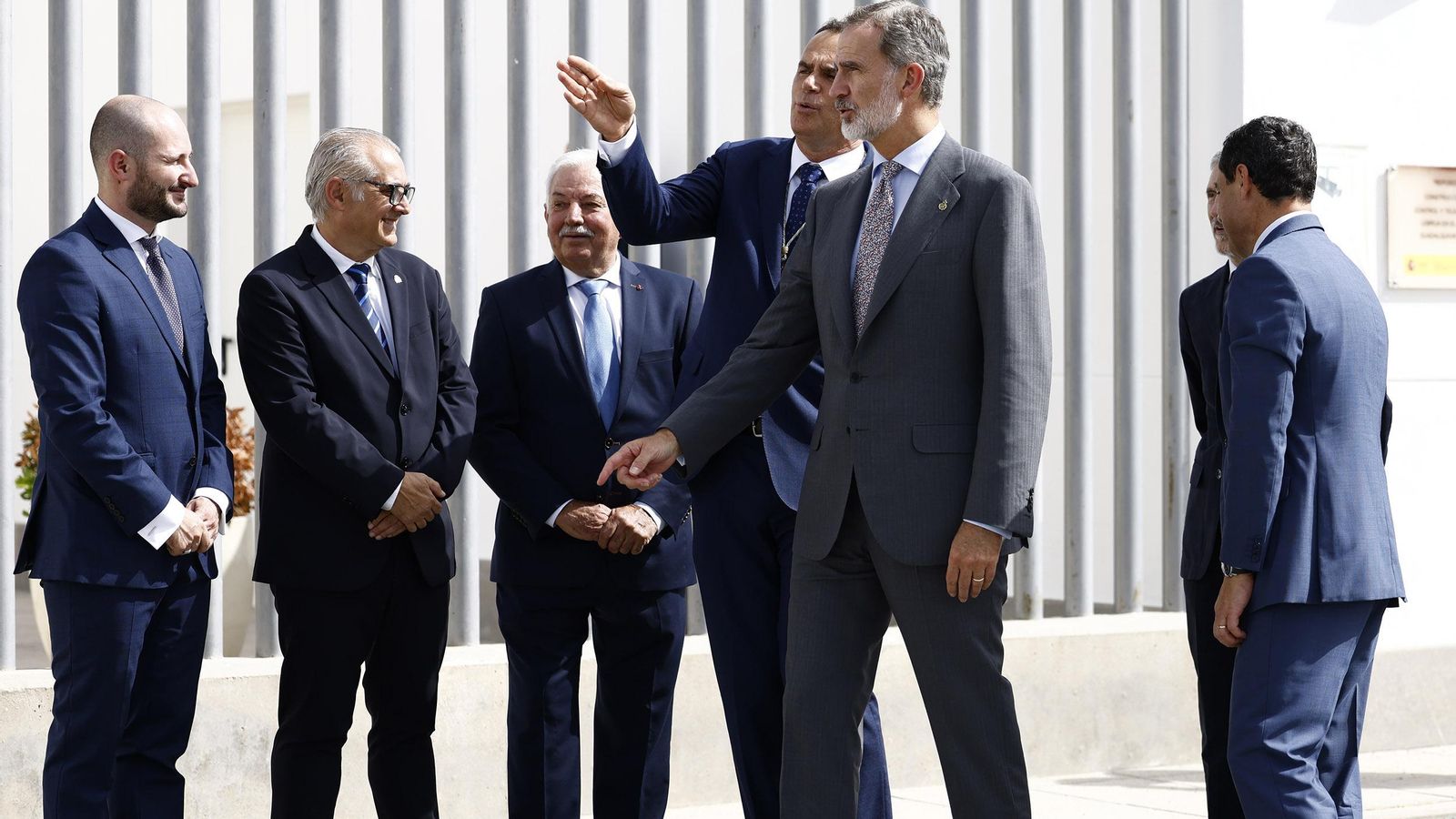 Felipe VI llega a la sede de la comunidad de regantes que gestiona la Balsa Melendo. Felipe VI llega a la sede de la comunidad de regantes que gestiona la Balsa Melendo.