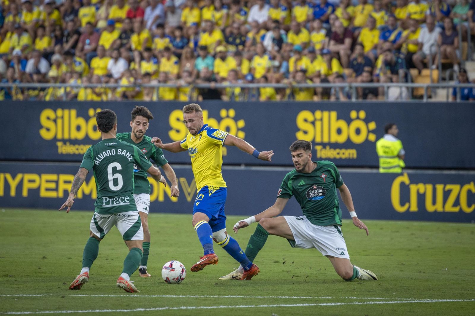 Las imágenes del Cádiz CF-Racing de Ferrol