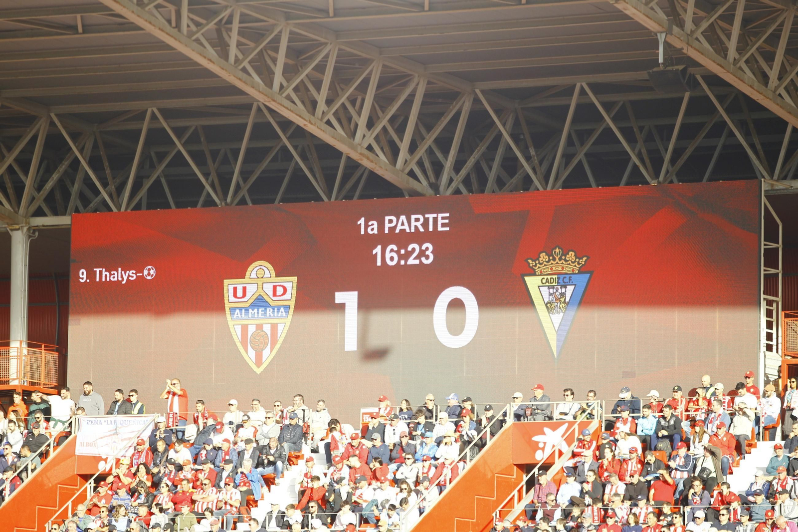 El partido U.D. Almería-Cádiz C.F. en imágenes