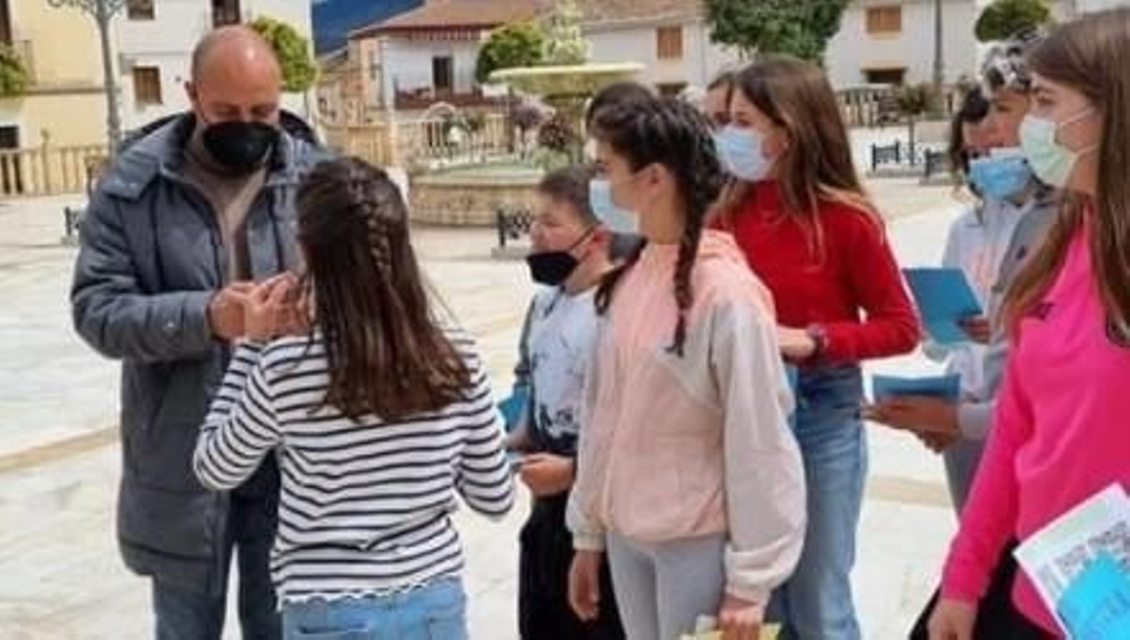 Estudiantes del Virgen de la Paz de Otura idean un sistema para convertir los residuos de plástico en hilo de impresoras 3D