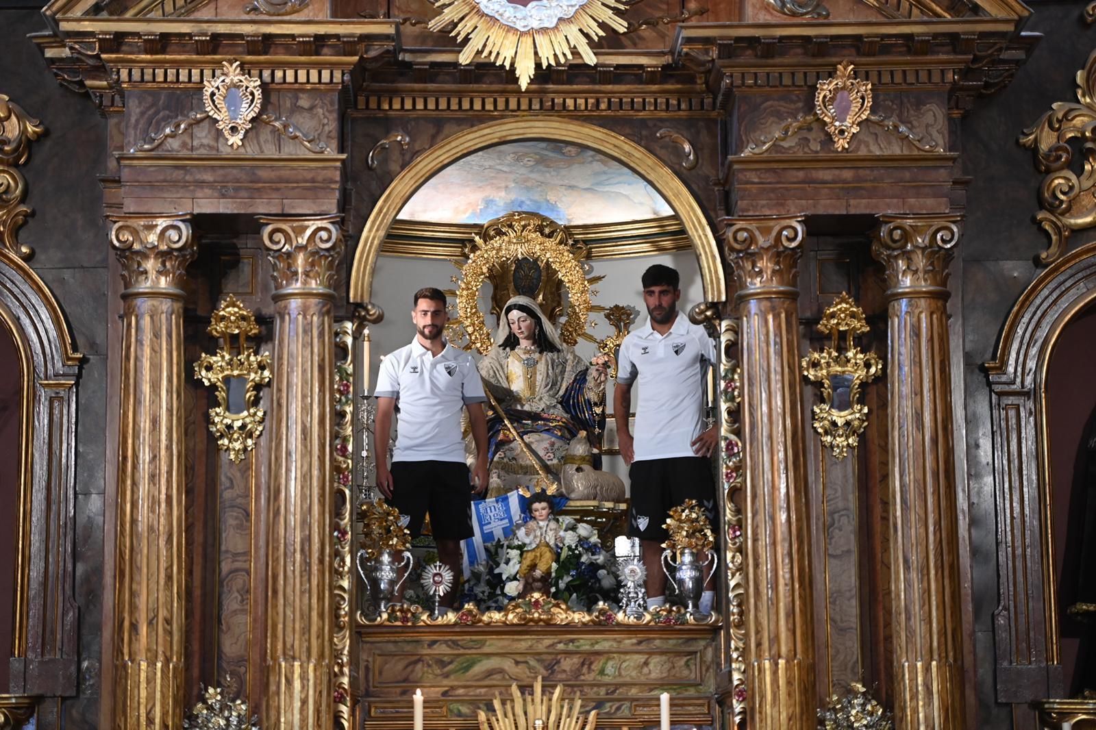 Luis Muñoz y Escassi, en la ofrenda floral a la Divina Pastora.