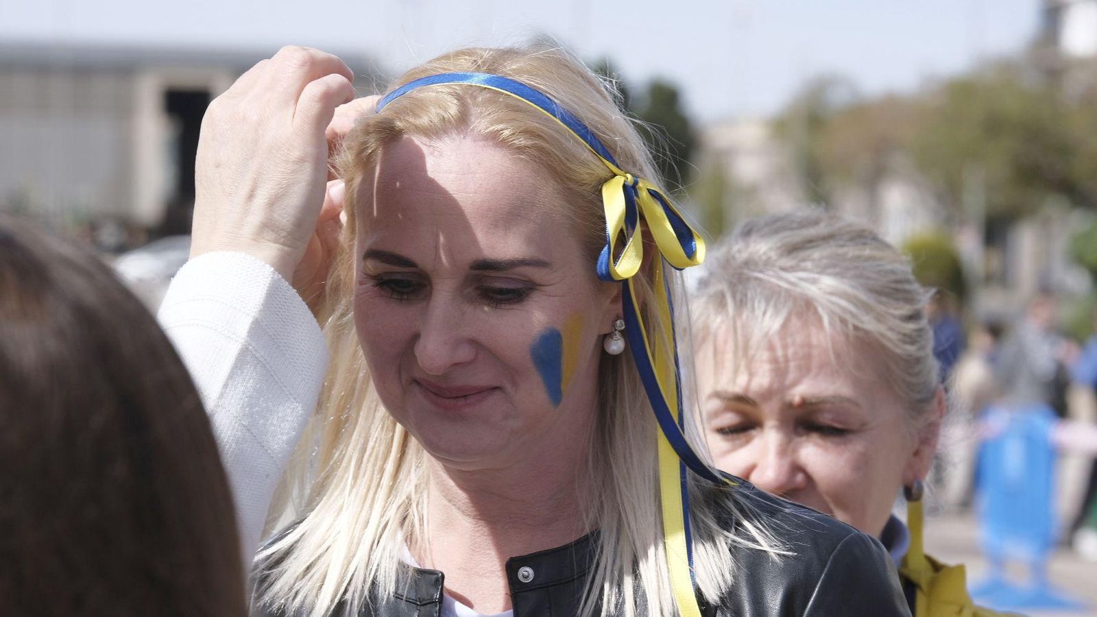 Mujer ucraniana en el acto organizado.