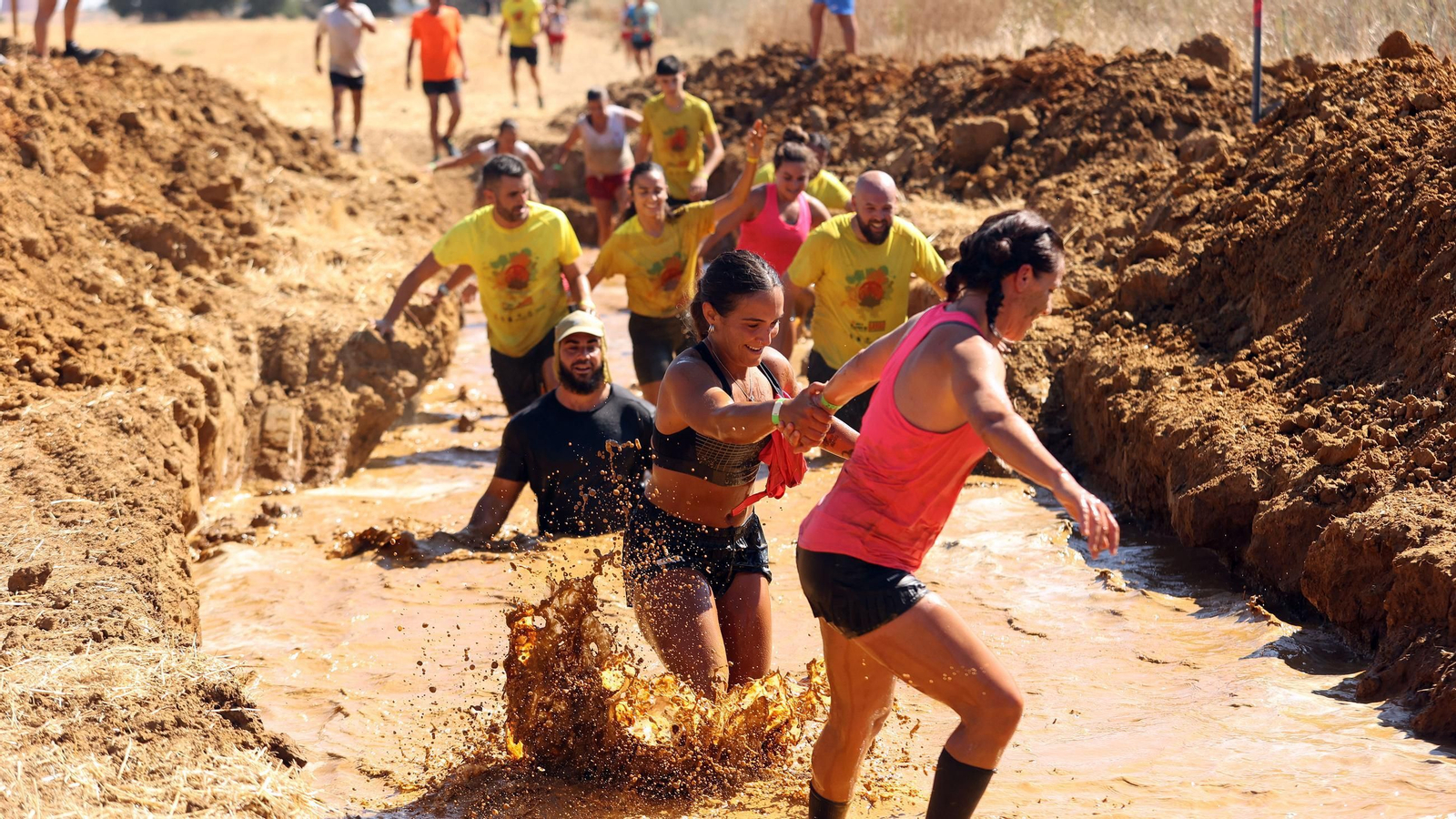 Búscate en la VII Carrera del Barro en La Barca