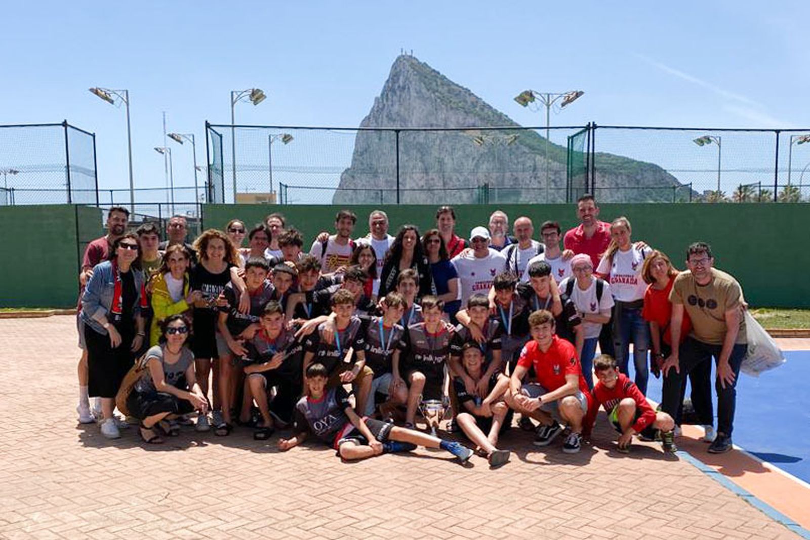 Foto de familia de los miembros del Inlingua Fundación CB Granada