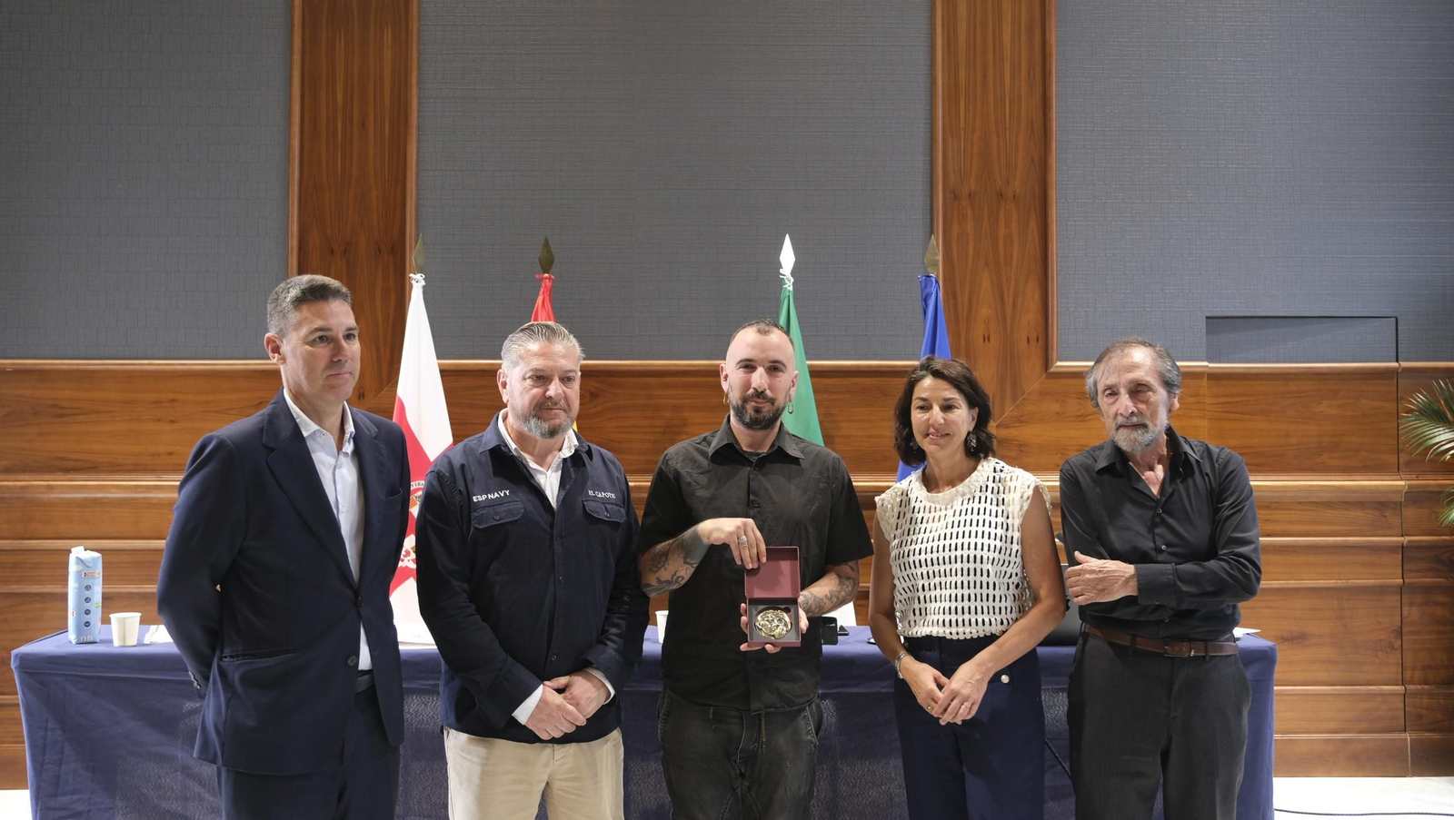 El concejal Diego Cruz asistió a la entrega del premio a Luca Gaetano.